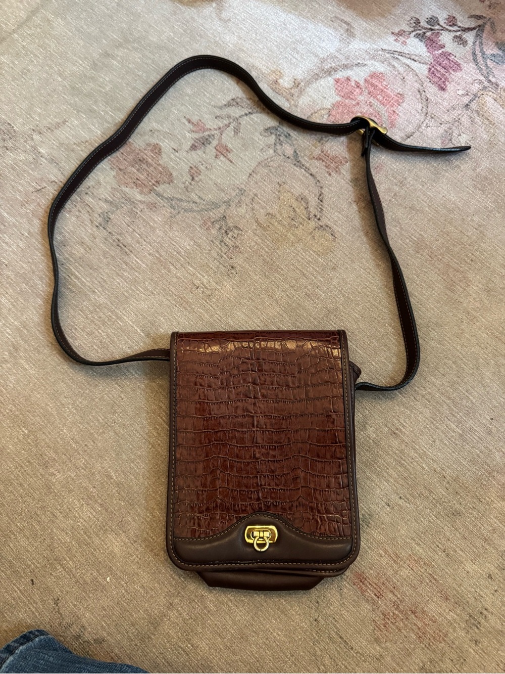 Croc-Embossed Brown Leather Crossbody Bag with Gold-Tone Clasp